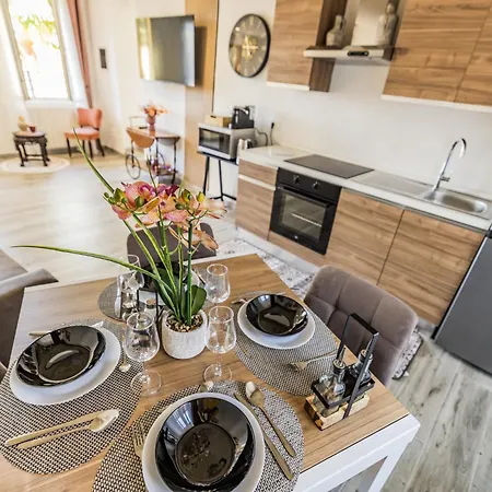 Il Sorriso Del Castelveccana